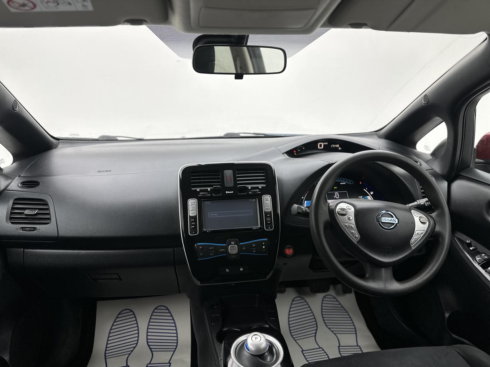 Nissan Leaf 24kWh Acenta Hatchback 5dr Electric Auto (107 bhp)