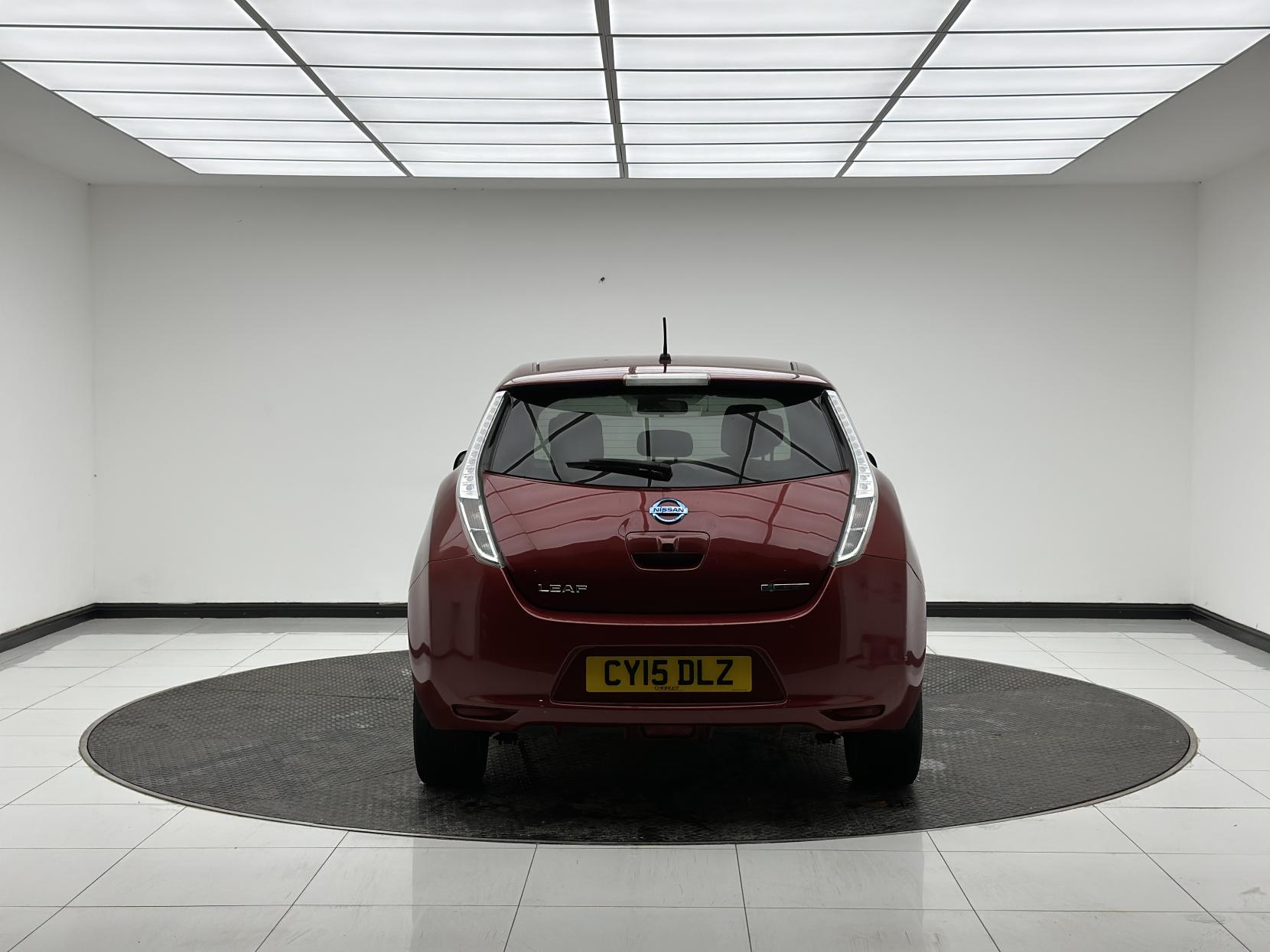 Nissan Leaf 24kWh Acenta Hatchback 5dr Electric Auto (107 bhp)