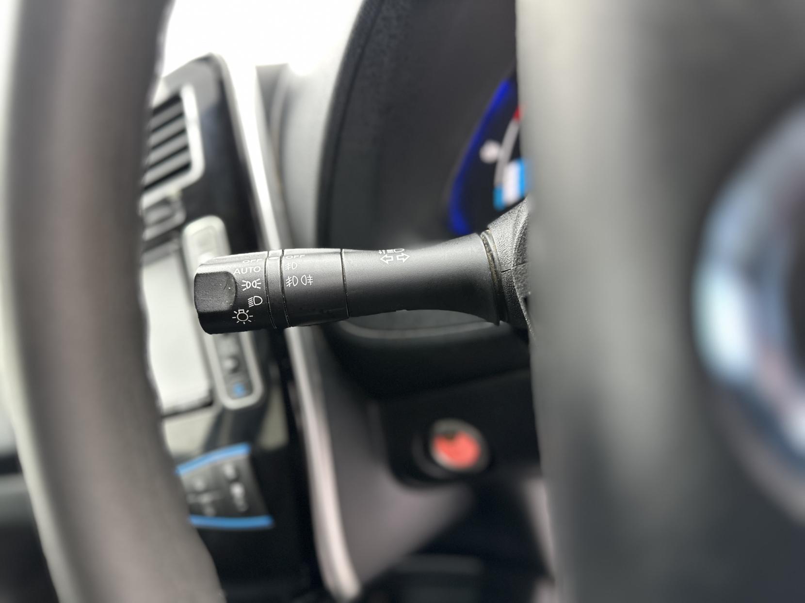 Nissan Leaf 24kWh Acenta Hatchback 5dr Electric Auto (107 bhp)