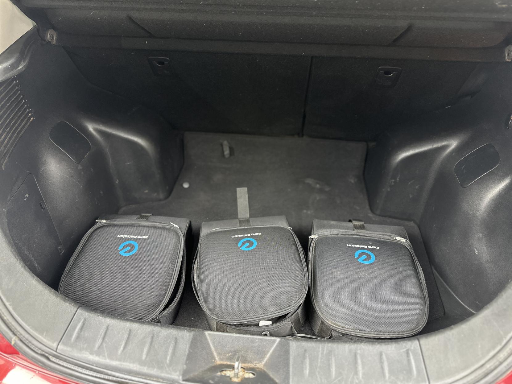 Nissan Leaf 24kWh Acenta Hatchback 5dr Electric Auto (107 bhp)