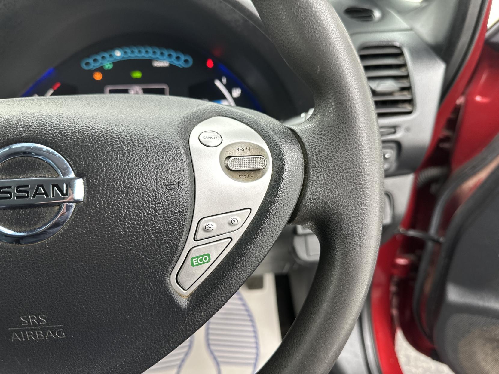 Nissan Leaf 24kWh Acenta Hatchback 5dr Electric Auto (107 bhp)