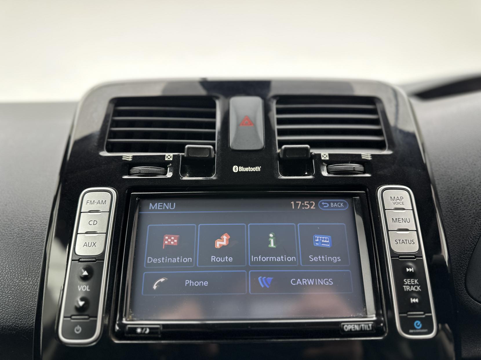 Nissan Leaf 24kWh Acenta Hatchback 5dr Electric Auto (107 bhp)