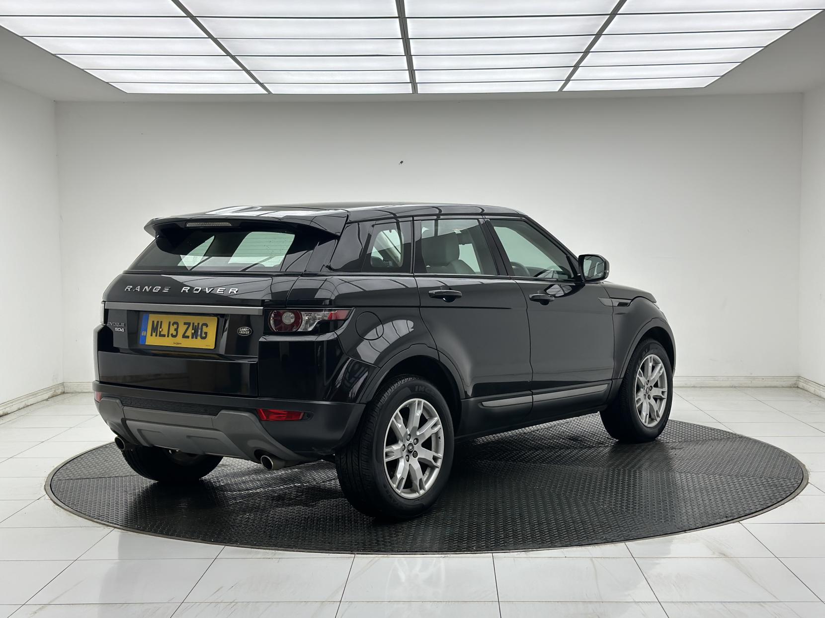 Land Rover Range Rover Evoque 2.2 SD4 Pure SUV 5dr Diesel Manual 4WD Euro 5 (s/s) (190 ps)