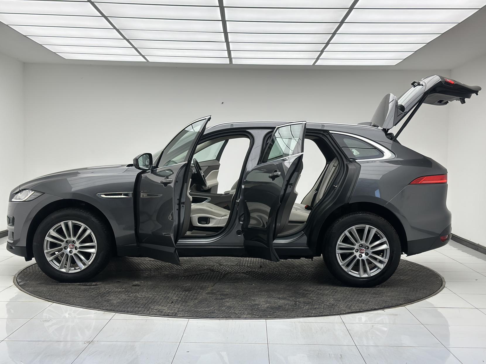 Jaguar F-PACE 2.0 D180 Portfolio SUV 5dr Diesel Auto AWD Euro 6 (s/s) (180 ps)