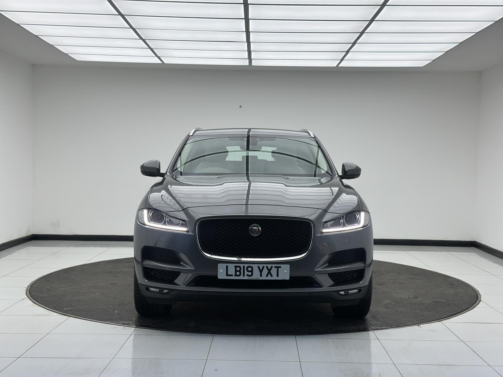 Jaguar F-PACE 2.0 D180 Portfolio SUV 5dr Diesel Auto AWD Euro 6 (s/s) (180 ps)