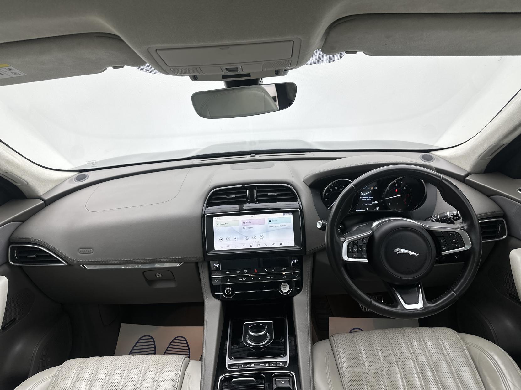 Jaguar F-PACE 2.0 D180 Portfolio SUV 5dr Diesel Auto AWD Euro 6 (s/s) (180 ps)