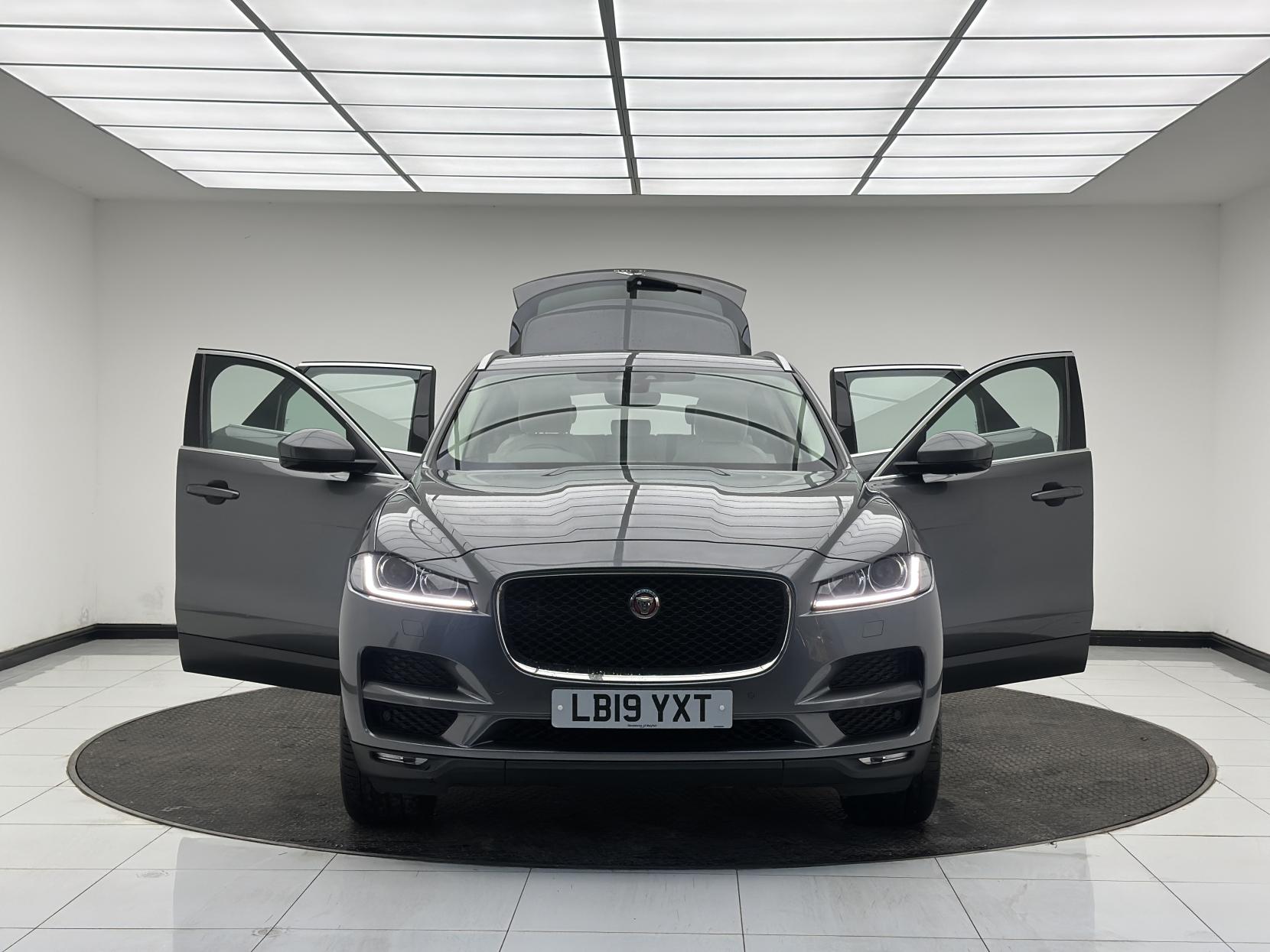 Jaguar F-PACE 2.0 D180 Portfolio SUV 5dr Diesel Auto AWD Euro 6 (s/s) (180 ps)