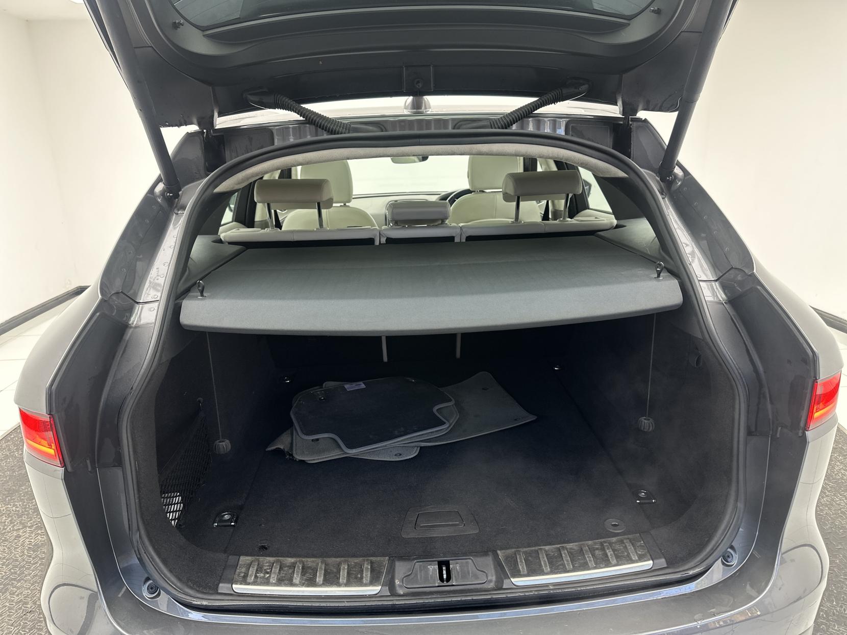 Jaguar F-PACE 2.0 D180 Portfolio SUV 5dr Diesel Auto AWD Euro 6 (s/s) (180 ps)