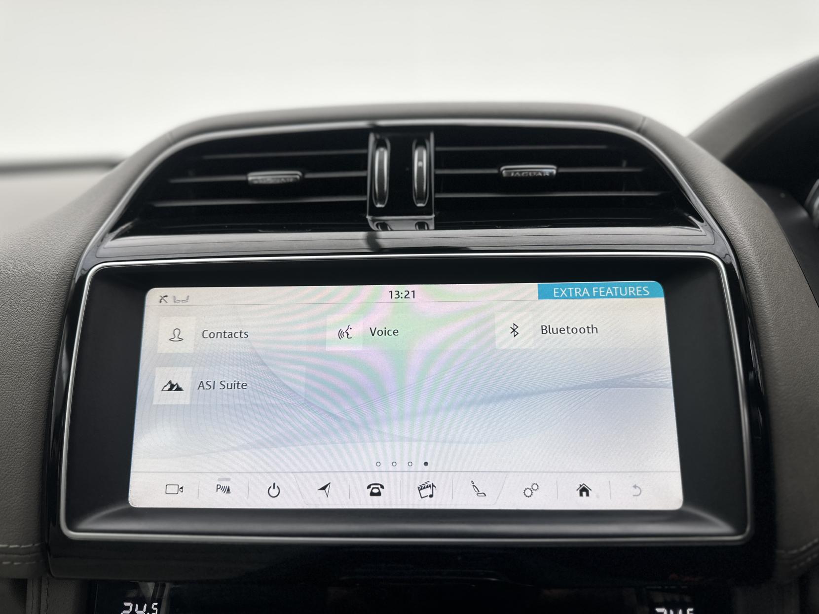 Jaguar F-PACE 2.0 D180 Portfolio SUV 5dr Diesel Auto AWD Euro 6 (s/s) (180 ps)