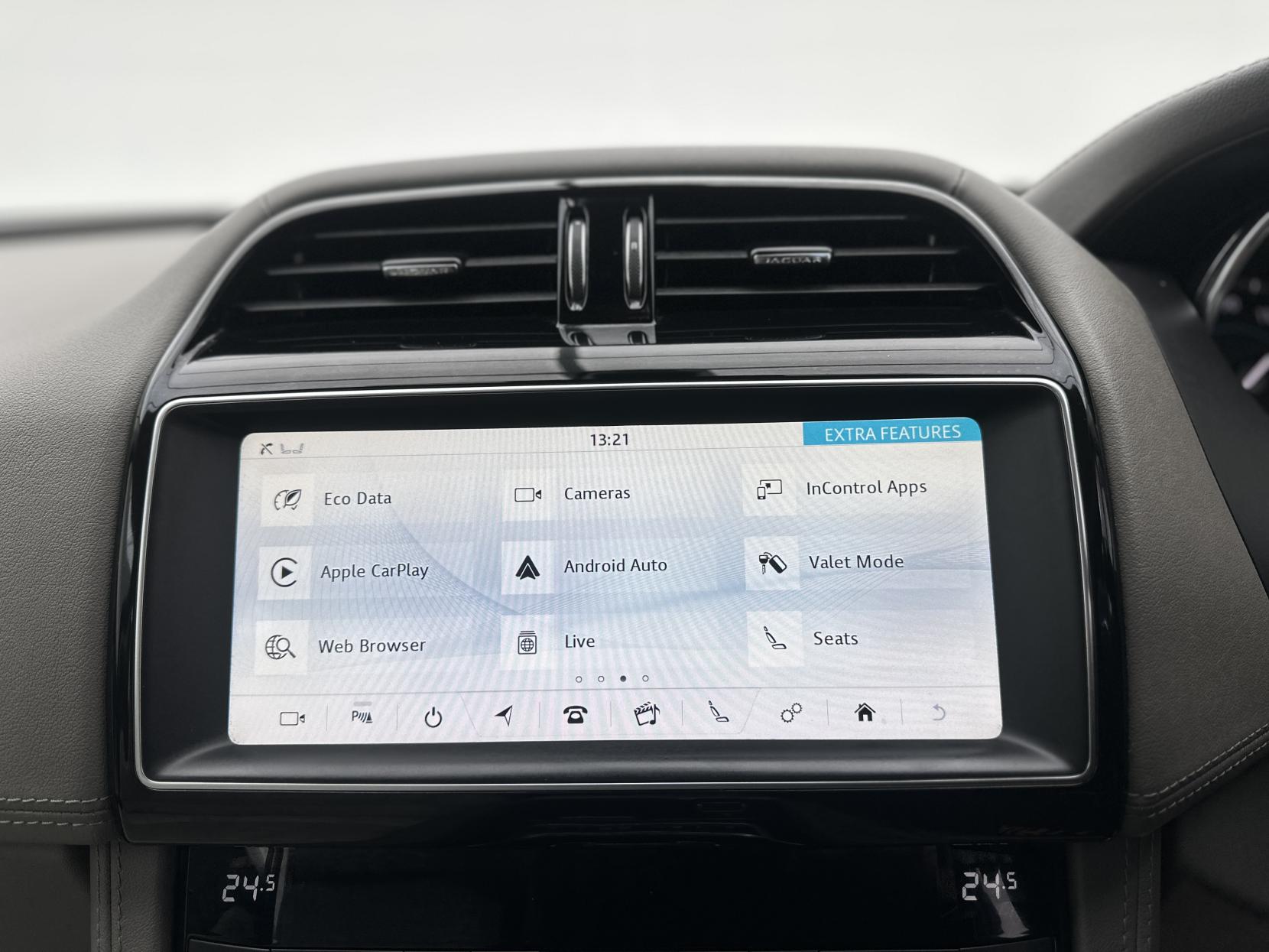 Jaguar F-PACE 2.0 D180 Portfolio SUV 5dr Diesel Auto AWD Euro 6 (s/s) (180 ps)