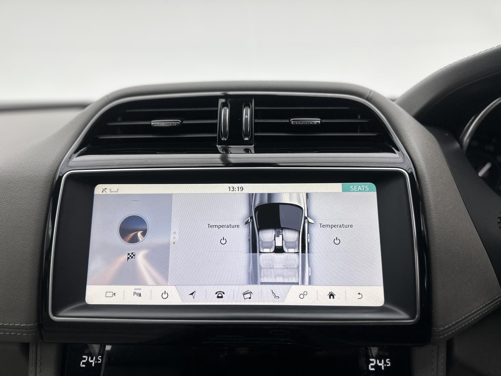 Jaguar F-PACE 2.0 D180 Portfolio SUV 5dr Diesel Auto AWD Euro 6 (s/s) (180 ps)