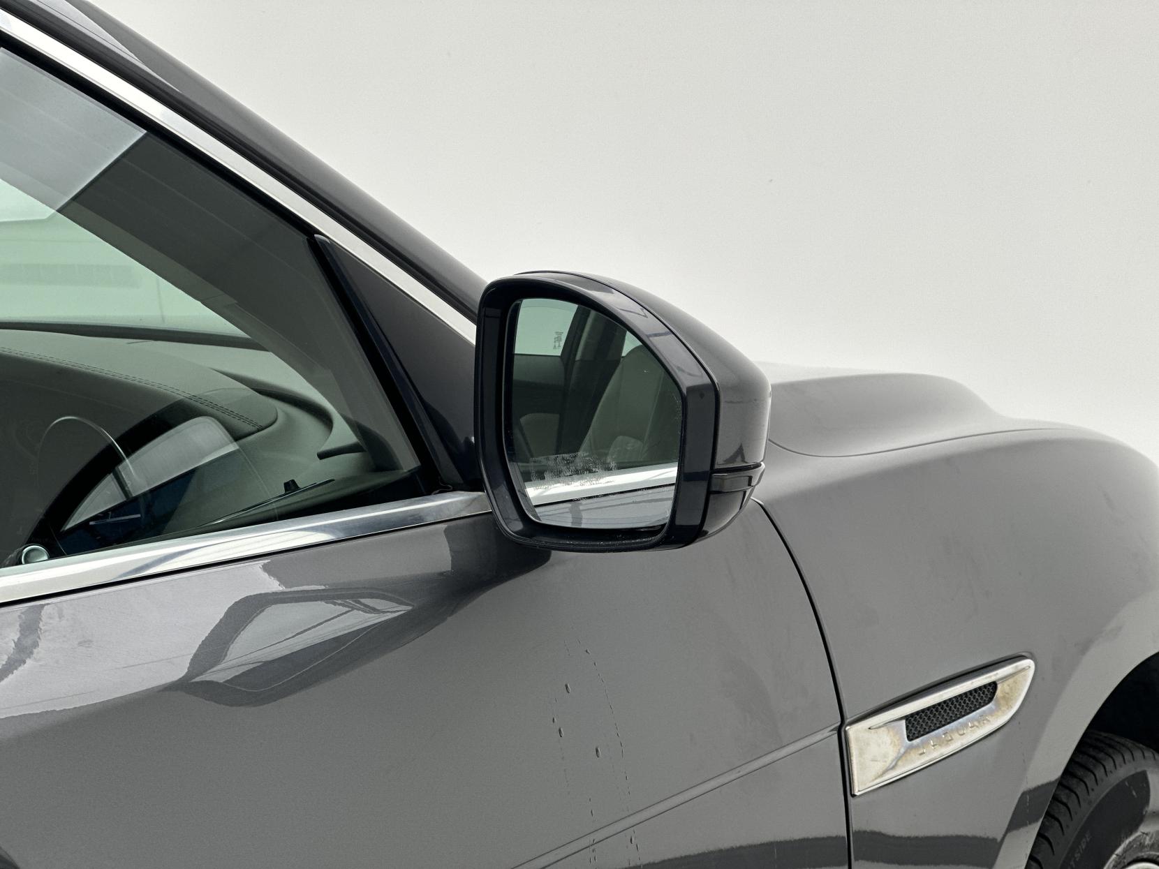 Jaguar F-PACE 2.0 D180 Portfolio SUV 5dr Diesel Auto AWD Euro 6 (s/s) (180 ps)