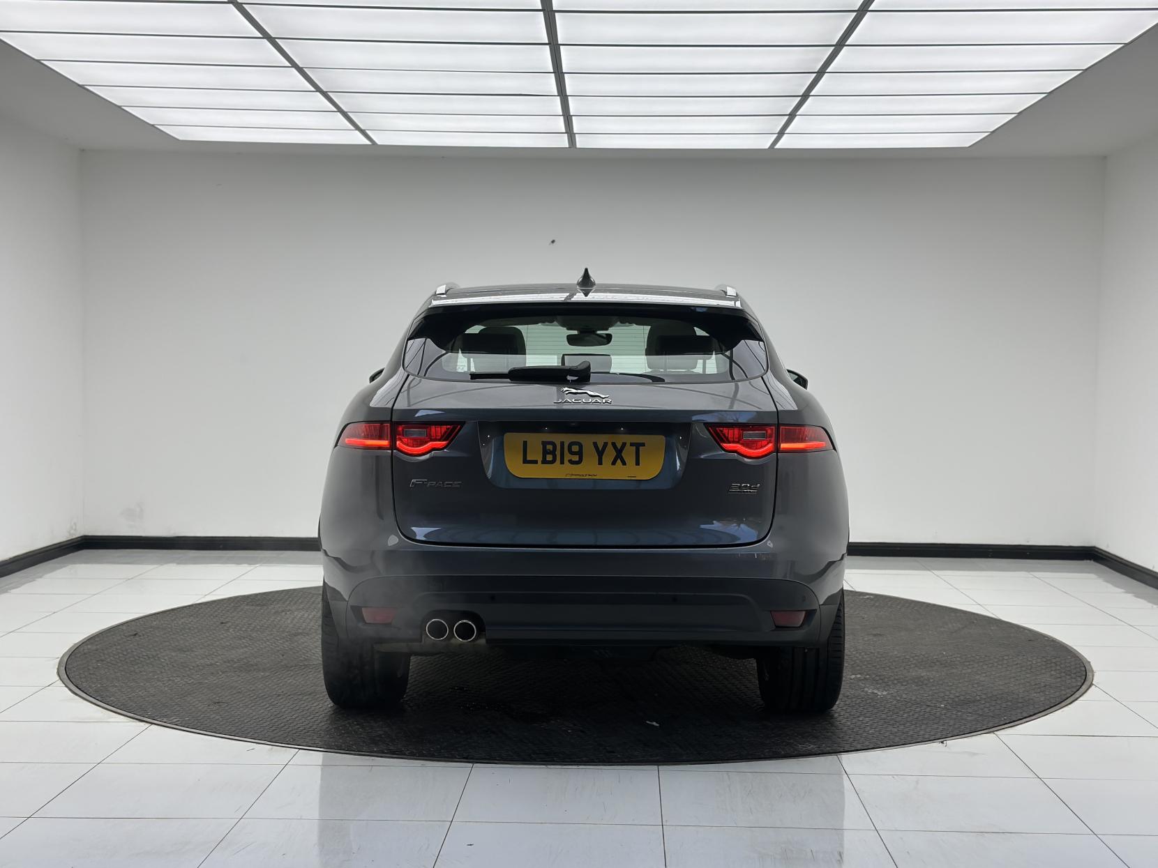 Jaguar F-PACE 2.0 D180 Portfolio SUV 5dr Diesel Auto AWD Euro 6 (s/s) (180 ps)