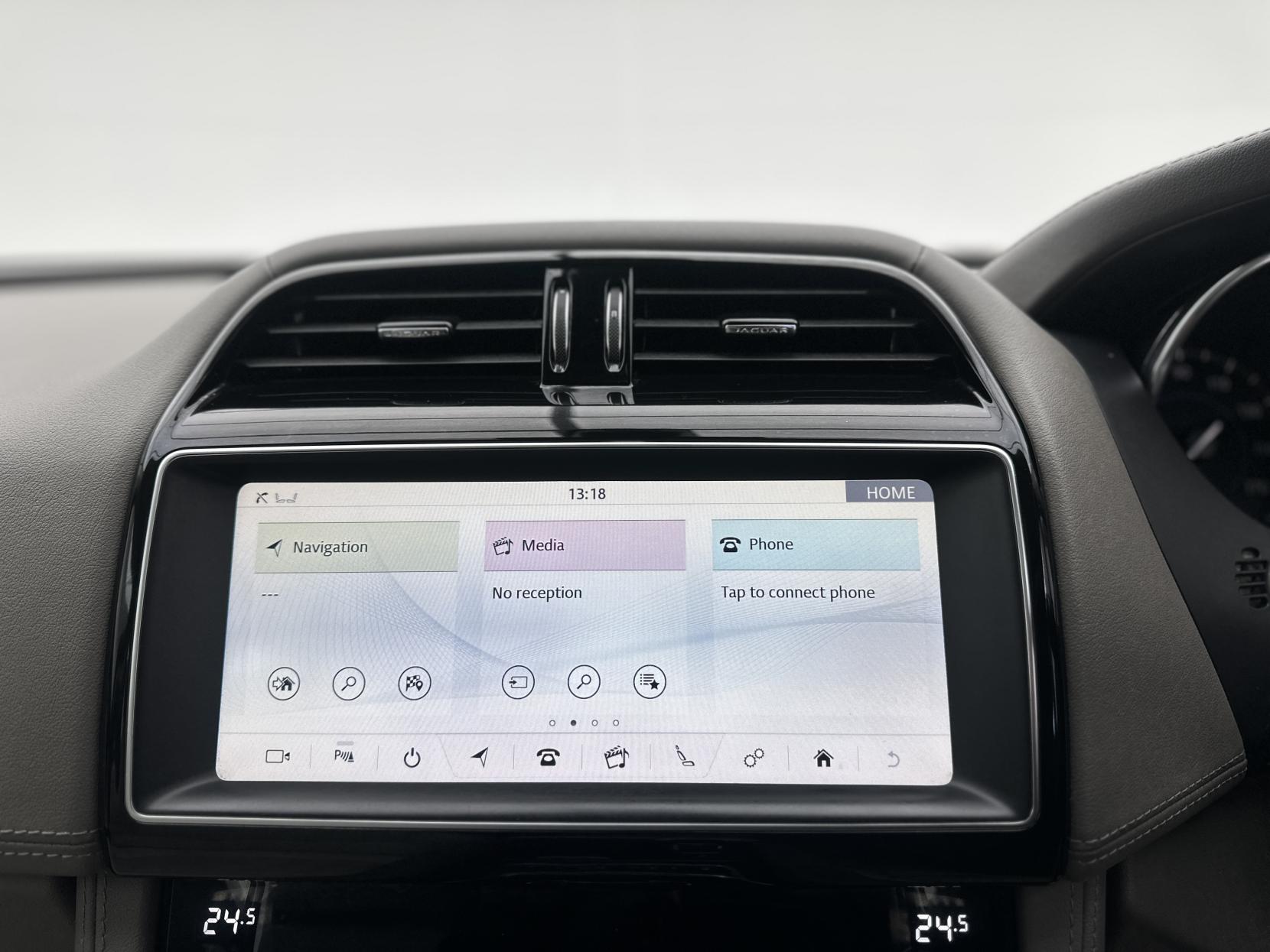 Jaguar F-PACE 2.0 D180 Portfolio SUV 5dr Diesel Auto AWD Euro 6 (s/s) (180 ps)