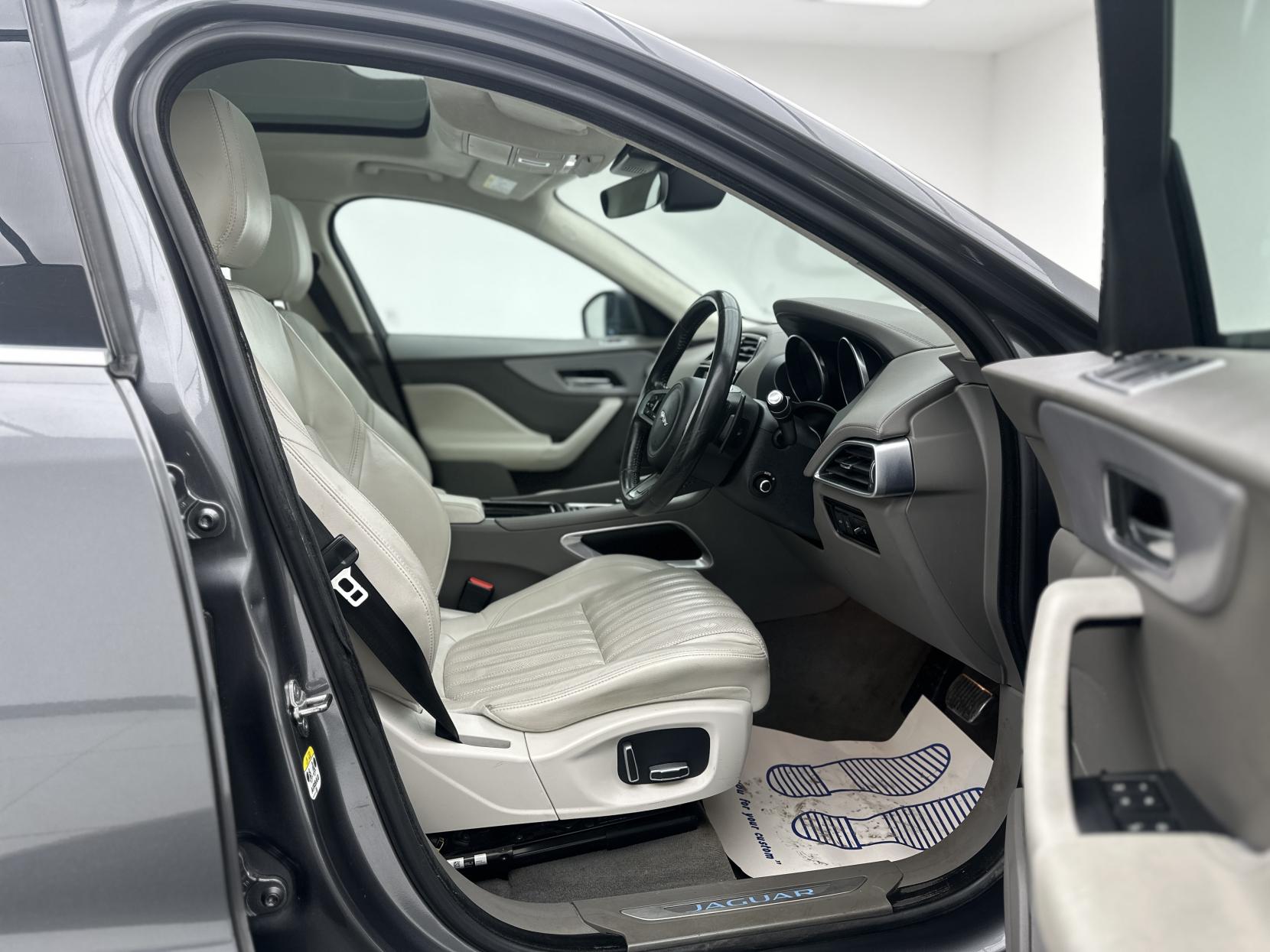 Jaguar F-PACE 2.0 D180 Portfolio SUV 5dr Diesel Auto AWD Euro 6 (s/s) (180 ps)