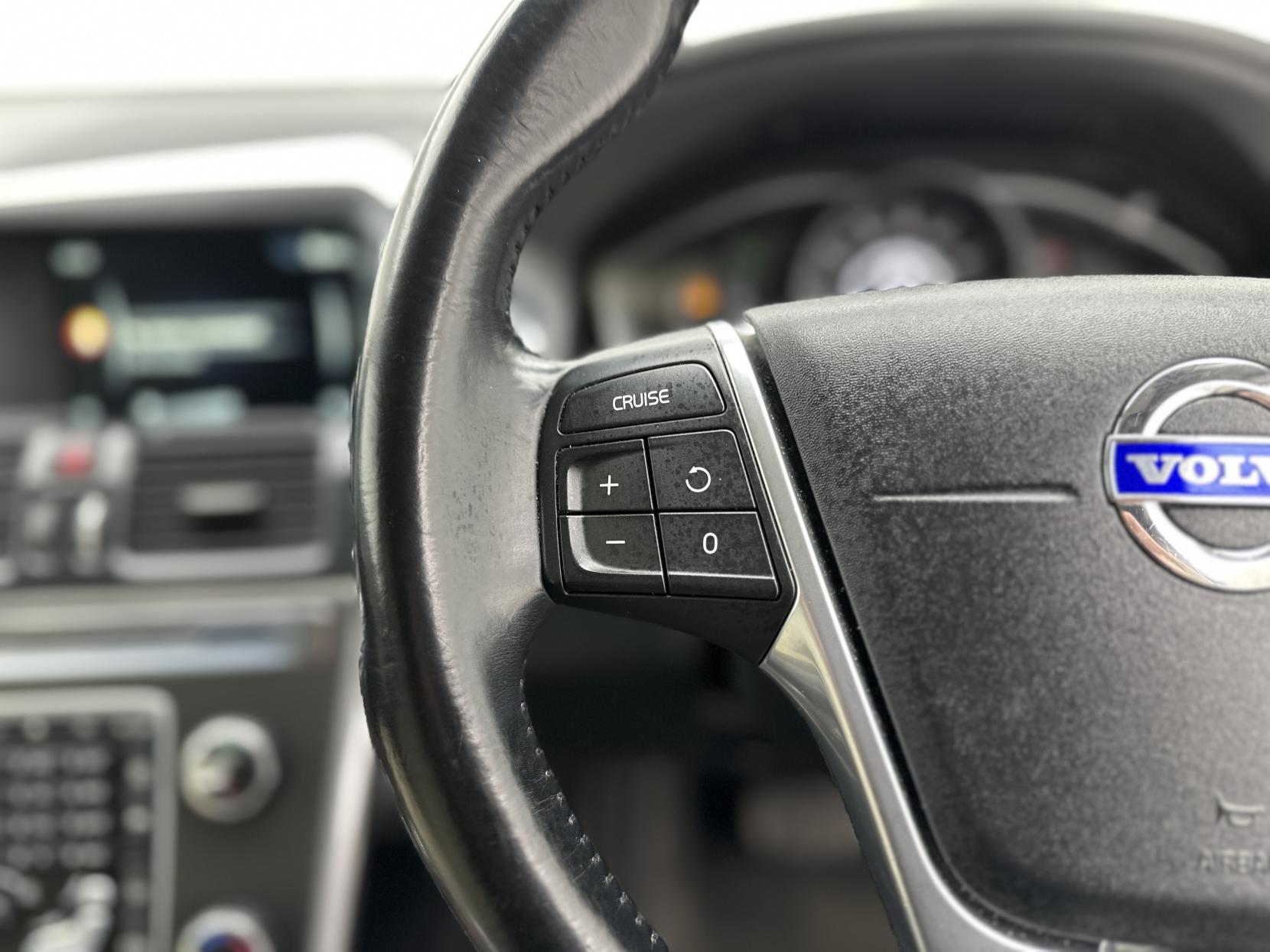 Volvo XC60 2.0 D4 SE Nav SUV 5dr Diesel Geartronic Euro 6 (s/s) (181 ps)