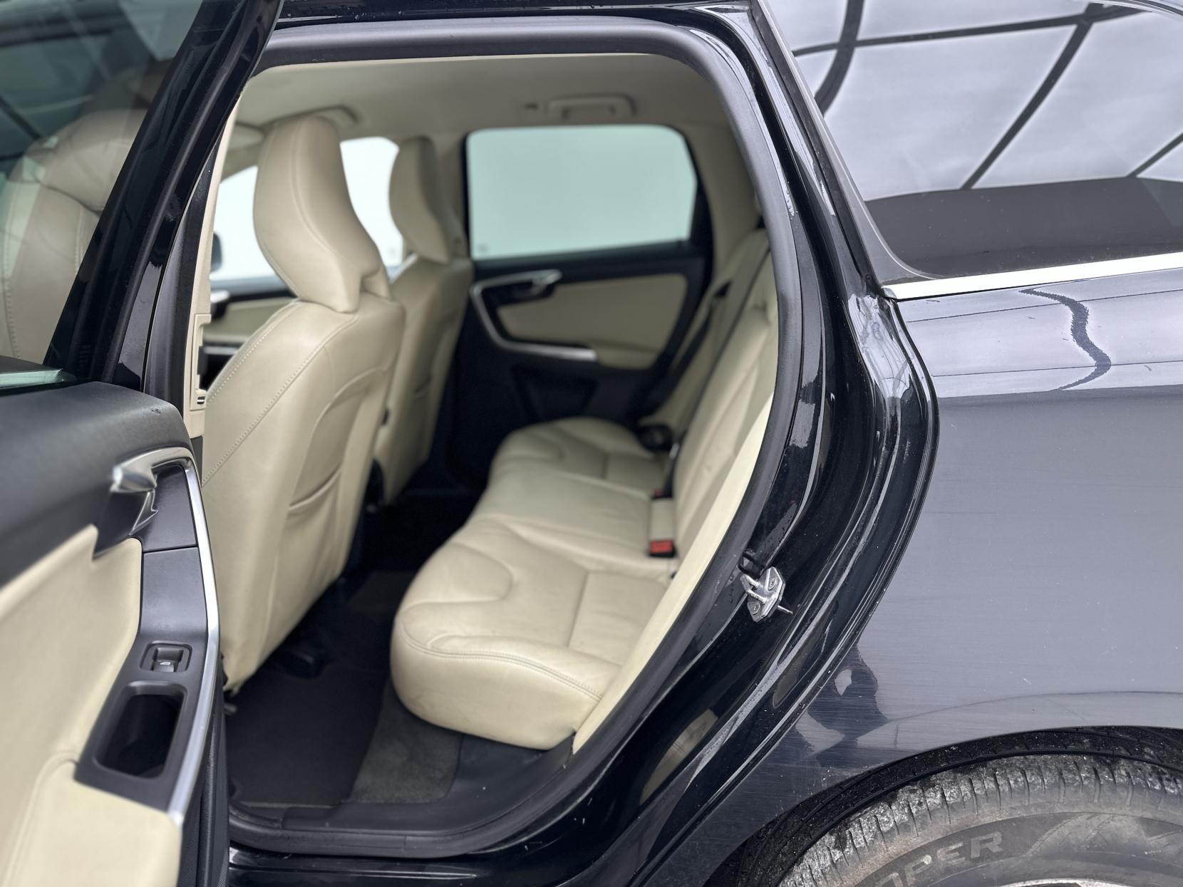 Volvo XC60 2.0 D4 SE Nav SUV 5dr Diesel Geartronic Euro 6 (s/s) (181 ps)