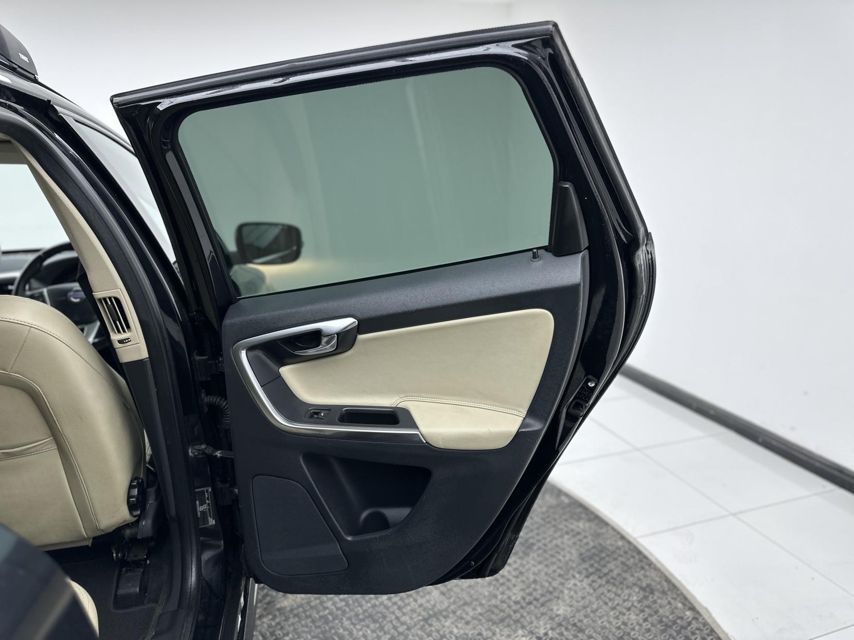 Volvo XC60 2.0 D4 SE Nav SUV 5dr Diesel Geartronic Euro 6 (s/s) (181 ps)