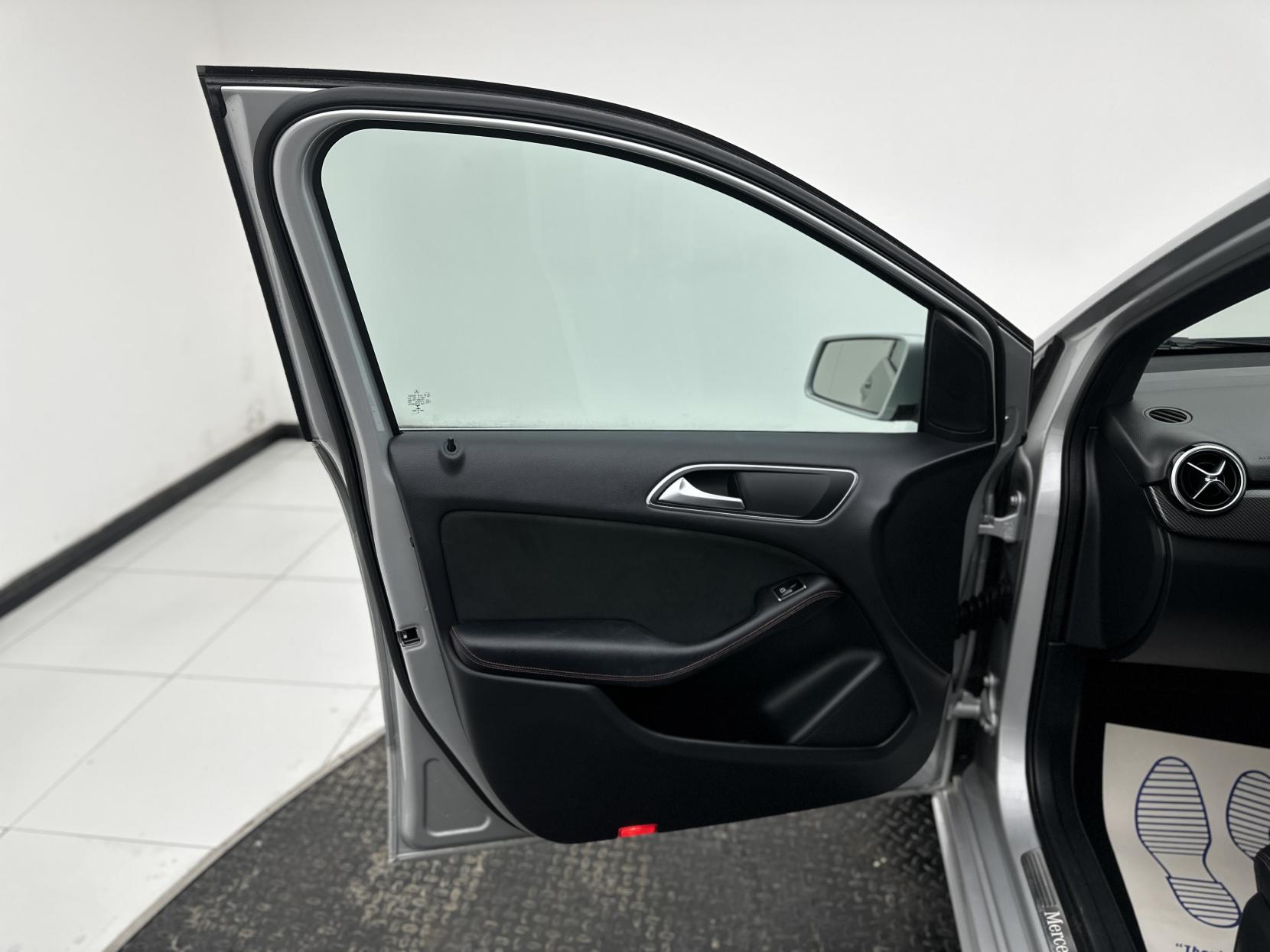 Mercedes-Benz B Class 1.6 B180 AMG Line MPV 5dr Petrol 7G-DCT Euro 6 (s/s) (122 ps)