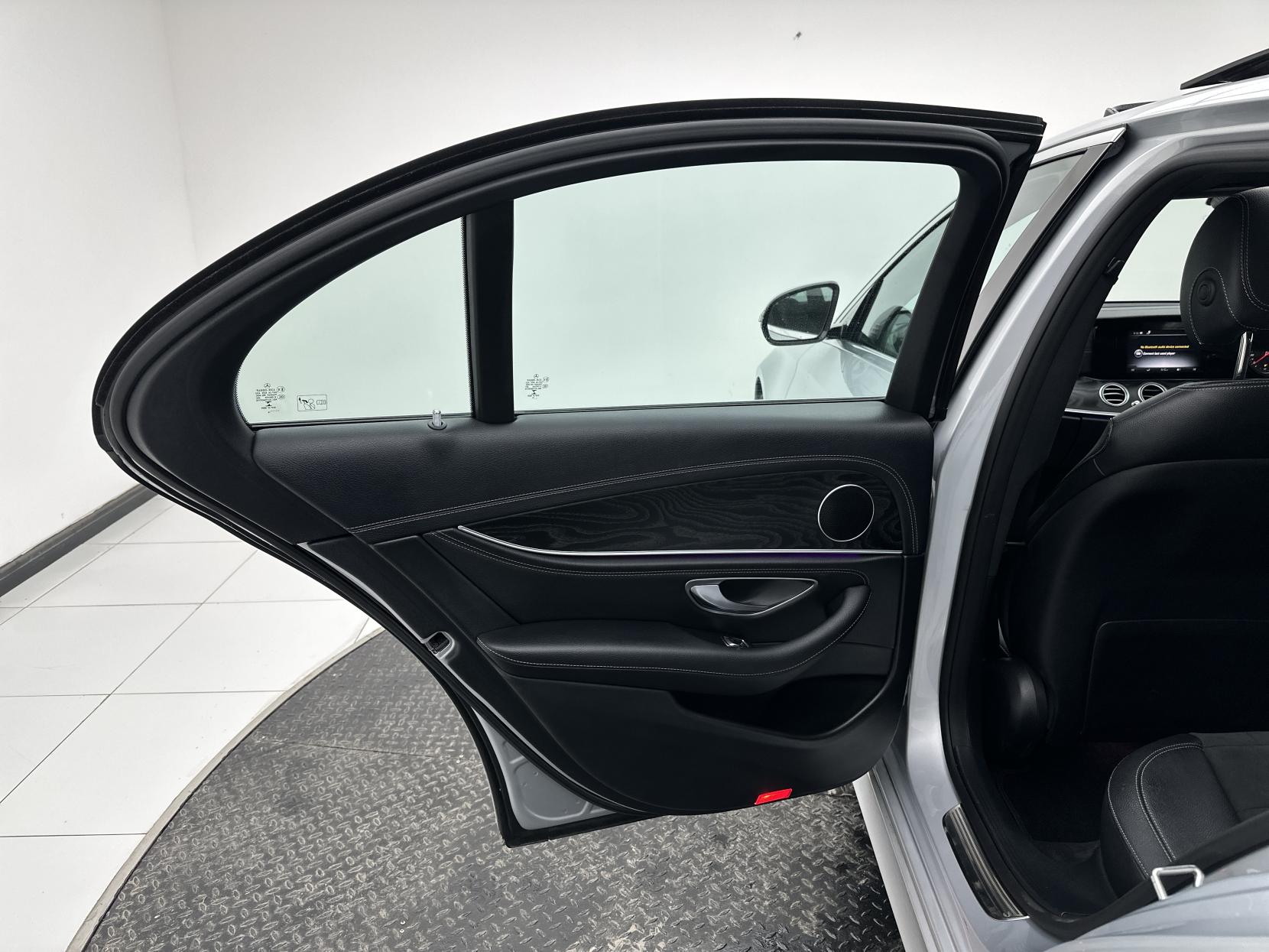 Mercedes-Benz E Class 2.0 E220d AMG Line (Premium) Saloon 4dr Diesel G-Tronic+ Euro 6 (s/s) (194 ps)