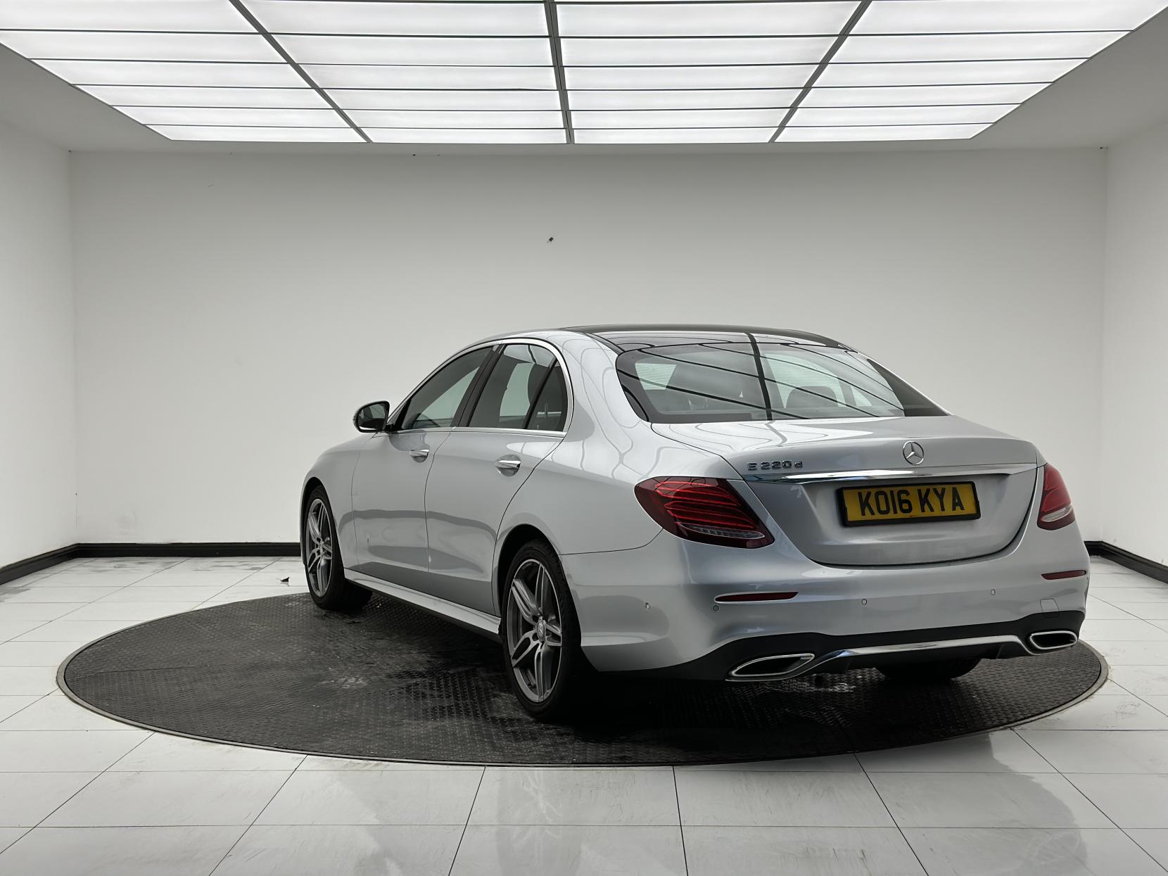 Mercedes-Benz E Class 2.0 E220d AMG Line (Premium) Saloon 4dr Diesel G-Tronic+ Euro 6 (s/s) (194 ps)