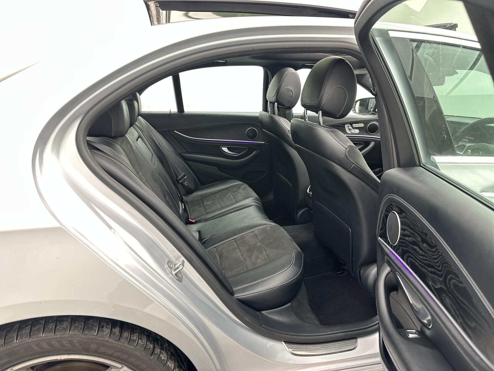 Mercedes-Benz E Class 2.0 E220d AMG Line (Premium) Saloon 4dr Diesel G-Tronic+ Euro 6 (s/s) (194 ps)