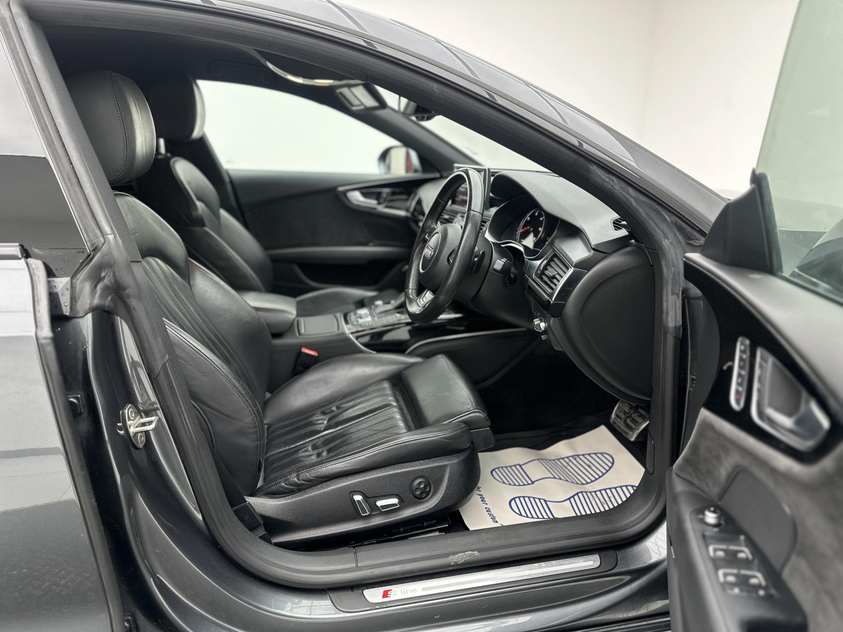 Audi A7 3.0 TDI V6 Black Edition Sportback 5dr Diesel S Tronic quattro Euro 6 (s/s) (272 ps)