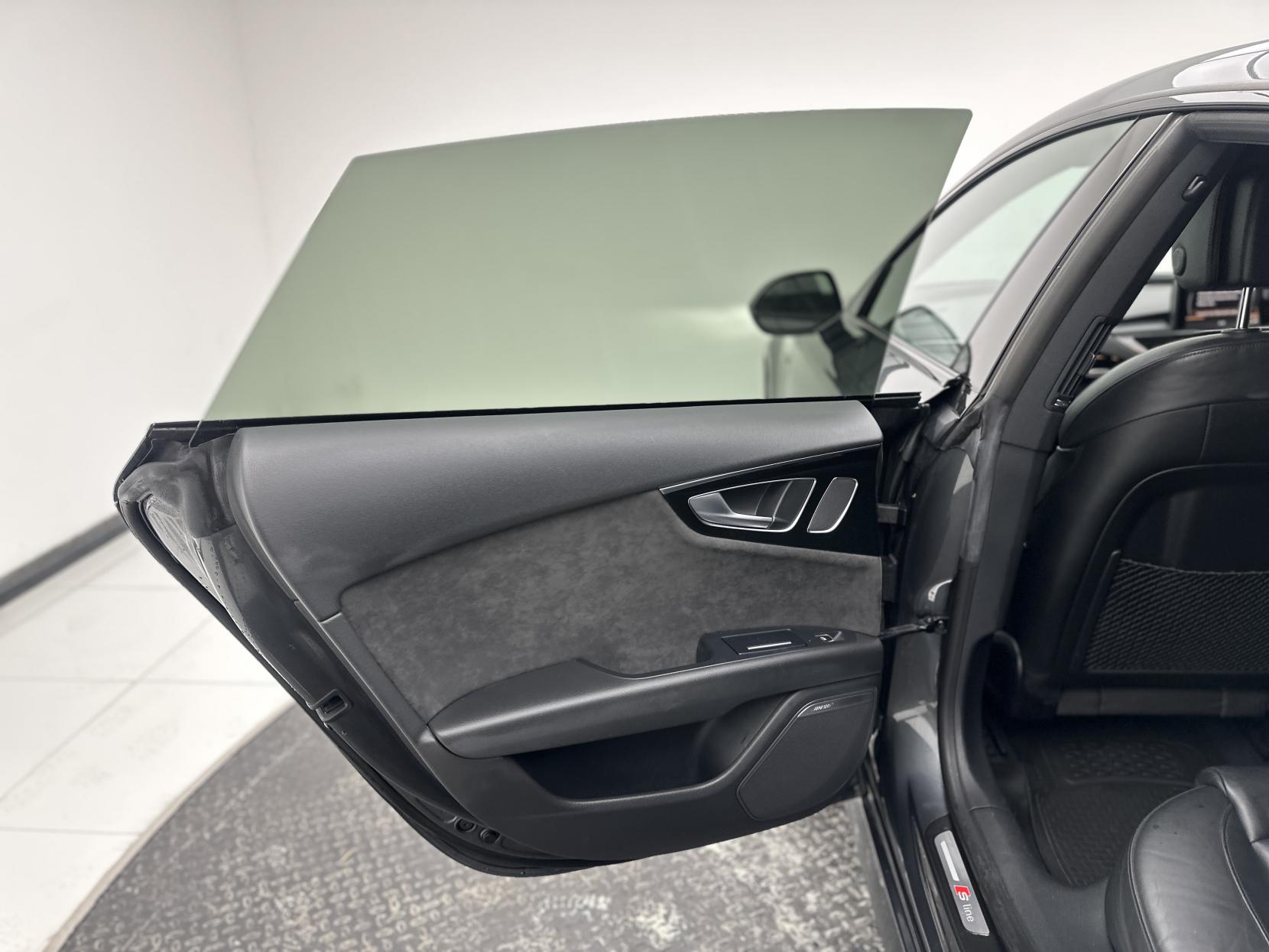 Audi A7 3.0 TDI V6 Black Edition Sportback 5dr Diesel S Tronic quattro Euro 6 (s/s) (272 ps)