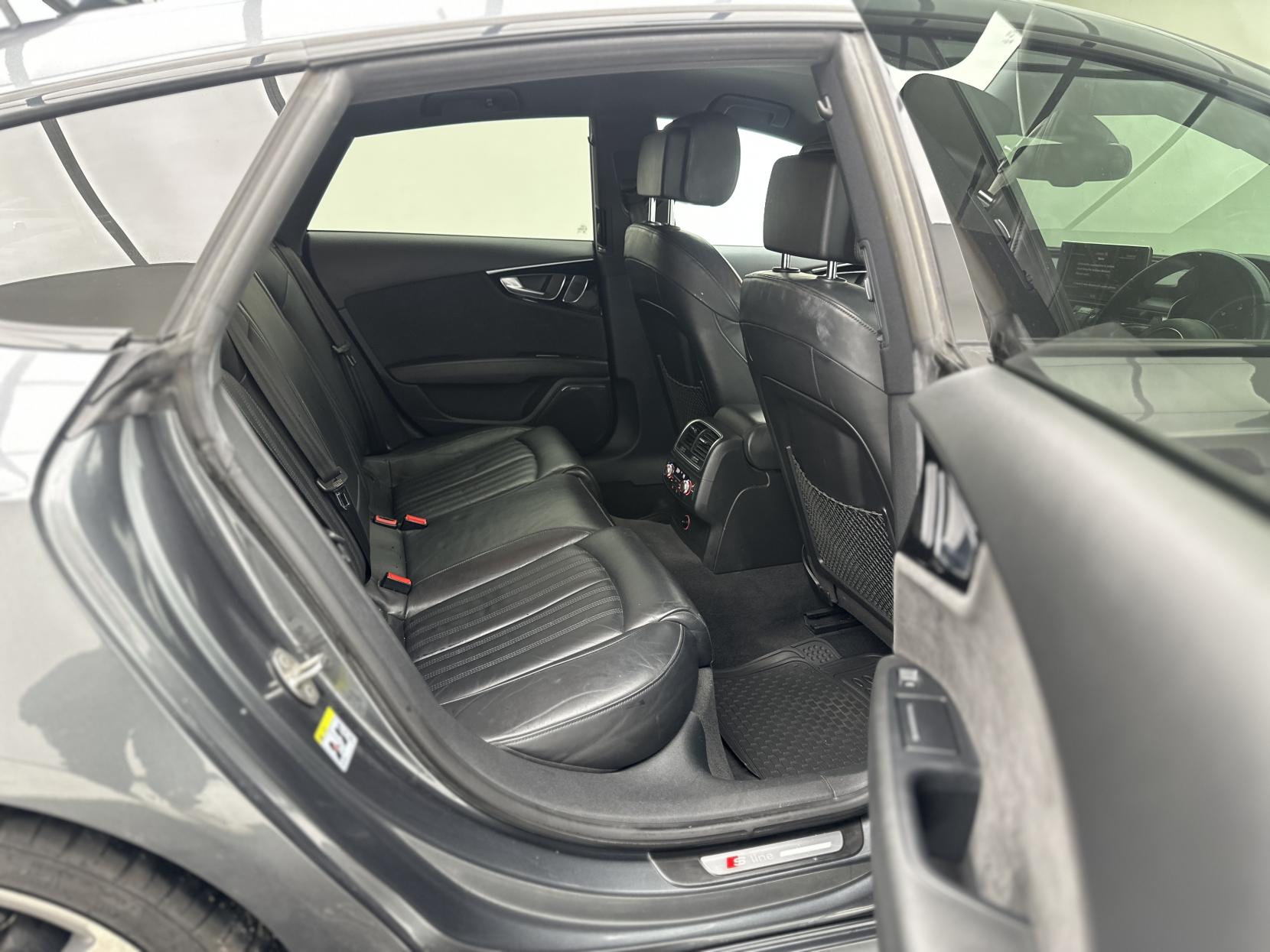 Audi A7 3.0 TDI V6 Black Edition Sportback 5dr Diesel S Tronic quattro Euro 6 (s/s) (272 ps)