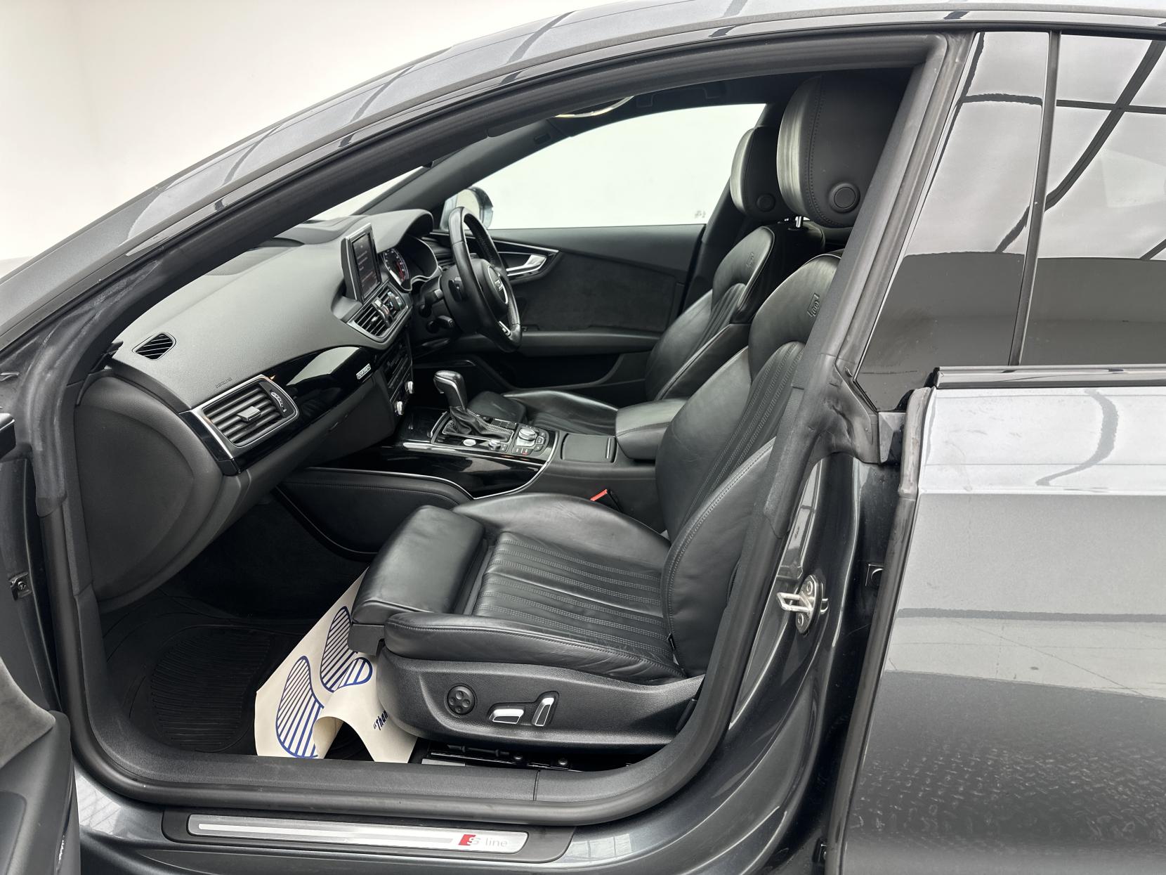 Audi A7 3.0 TDI V6 Black Edition Sportback 5dr Diesel S Tronic quattro Euro 6 (s/s) (272 ps)