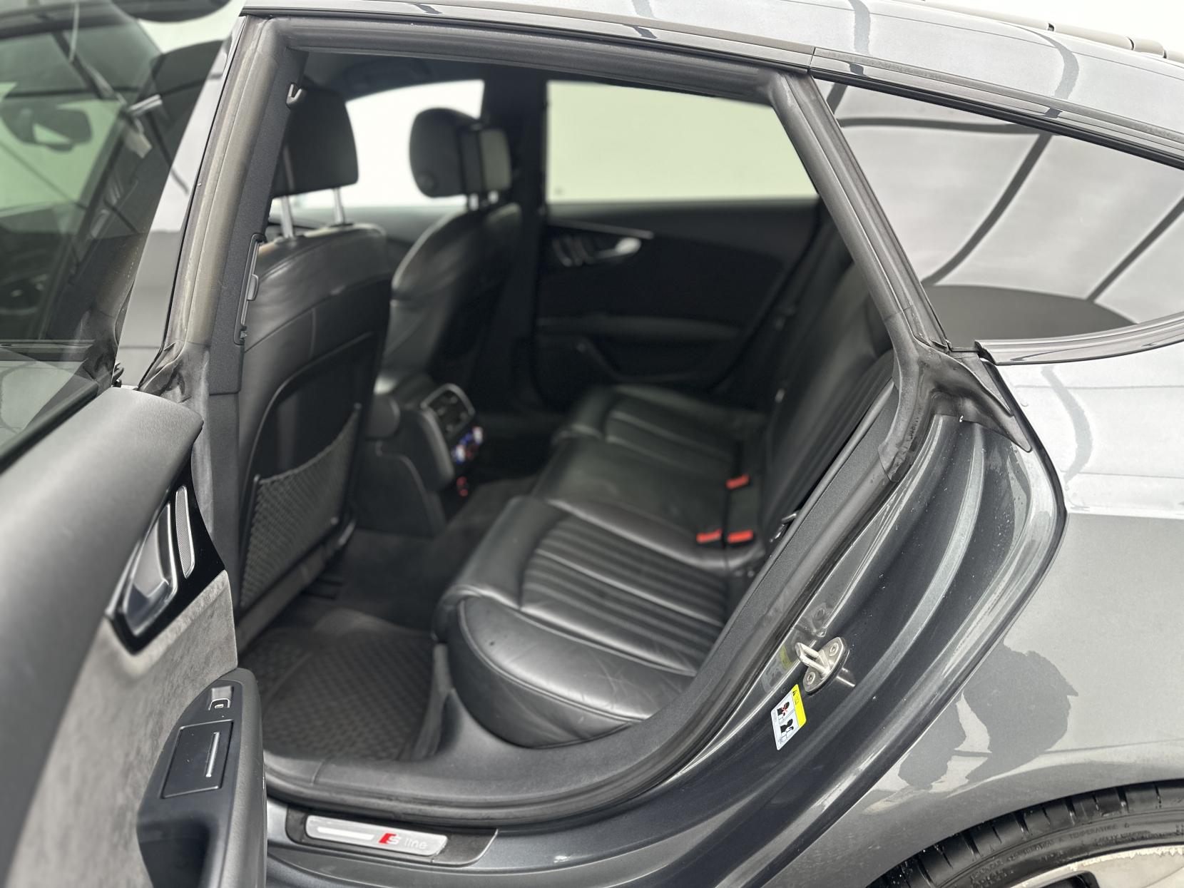 Audi A7 3.0 TDI V6 Black Edition Sportback 5dr Diesel S Tronic quattro Euro 6 (s/s) (272 ps)