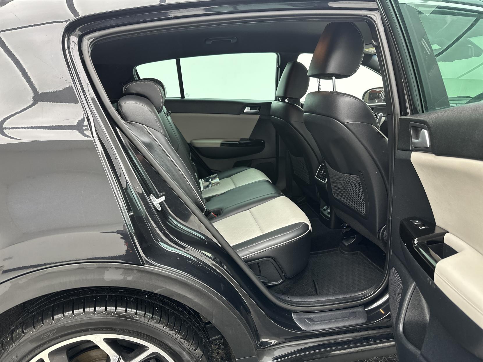 Kia Sportage 1.6 CRDi MHEV GT-Line SUV 5dr Diesel Hybrid DCT AWD Euro 6 (s/s) (134 bhp)