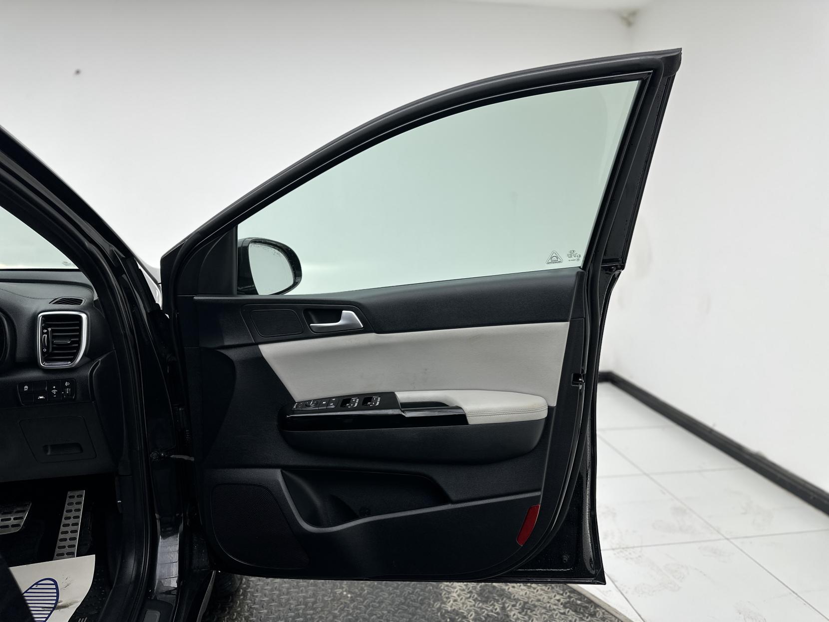 Kia Sportage 1.6 CRDi MHEV GT-Line SUV 5dr Diesel Hybrid DCT AWD Euro 6 (s/s) (134 bhp)