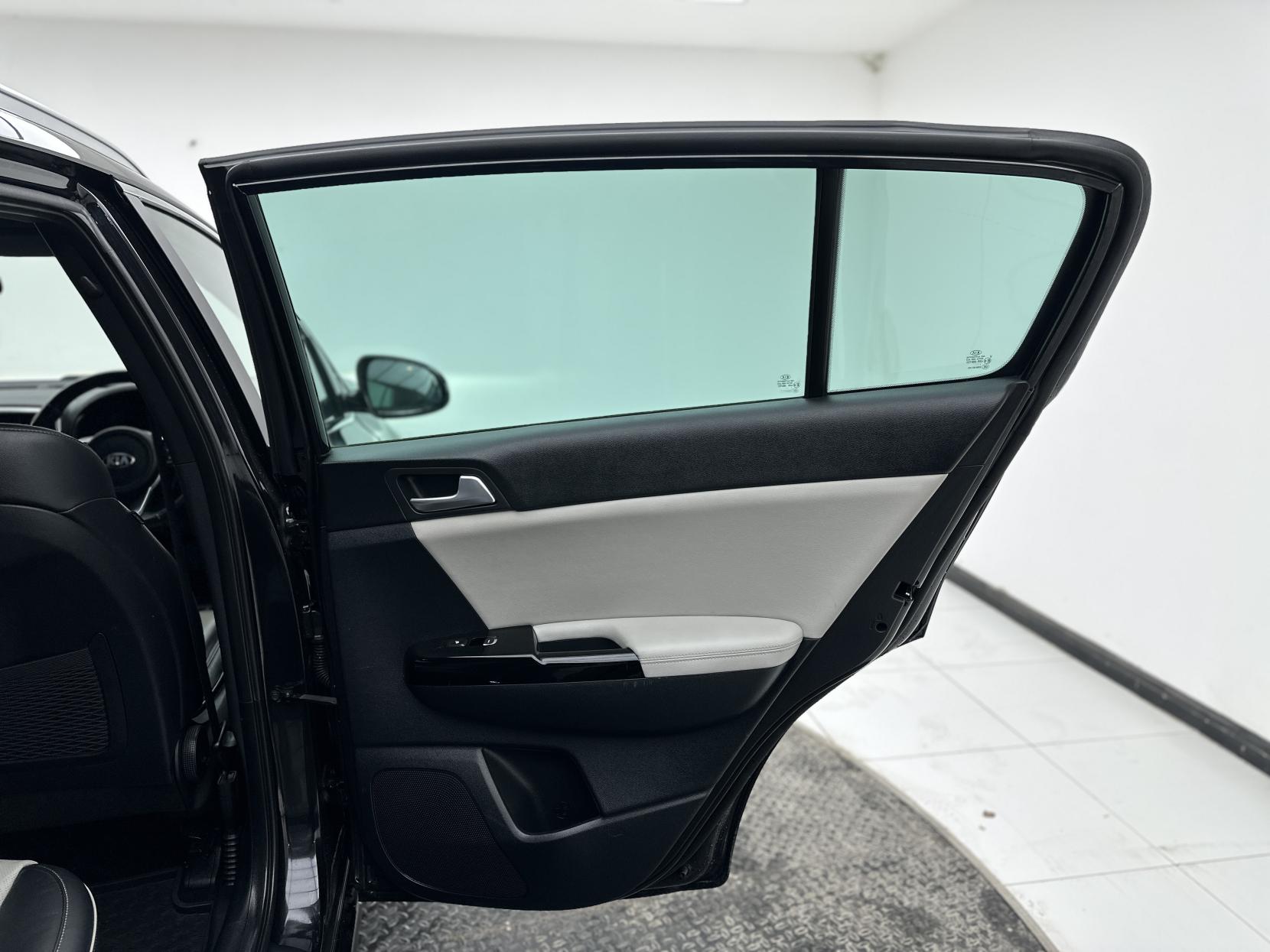 Kia Sportage 1.6 CRDi MHEV GT-Line SUV 5dr Diesel Hybrid DCT AWD Euro 6 (s/s) (134 bhp)