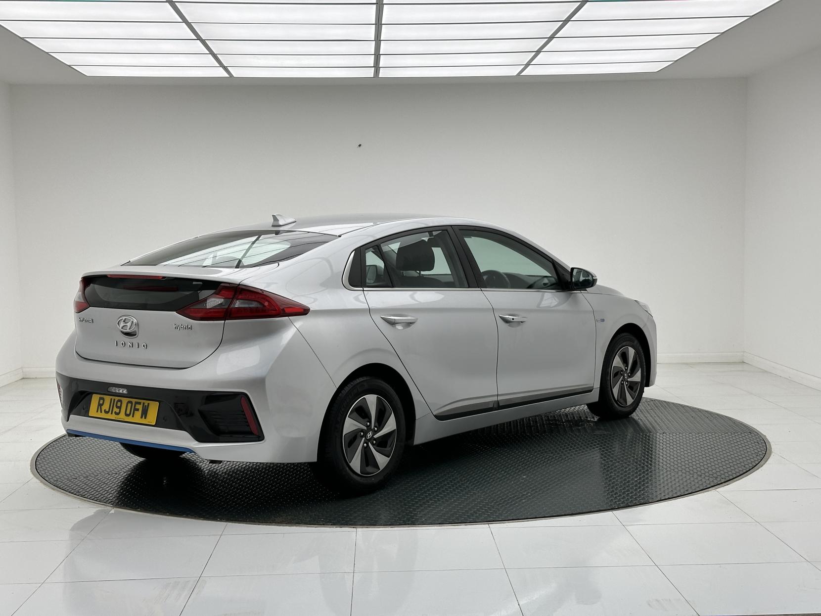 Hyundai IONIQ 1.6 h-GDi GPF Premium Hatchback 5dr Petrol Hybrid DCT Euro 6 (s/s) (141 ps)