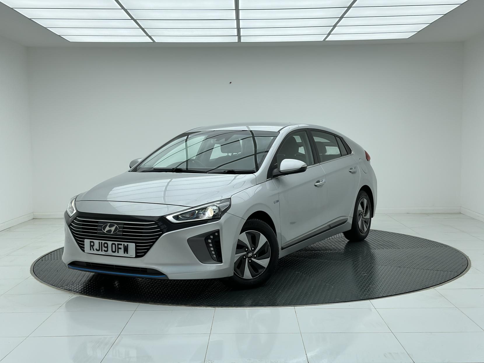 Hyundai IONIQ 1.6 h-GDi GPF Premium Hatchback 5dr Petrol Hybrid DCT Euro 6 (s/s) (141 ps)