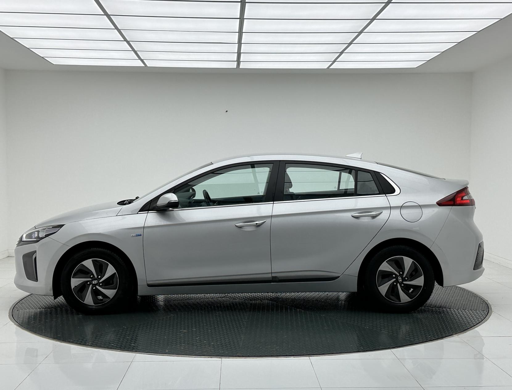 Hyundai IONIQ 1.6 h-GDi GPF Premium Hatchback 5dr Petrol Hybrid DCT Euro 6 (s/s) (141 ps)