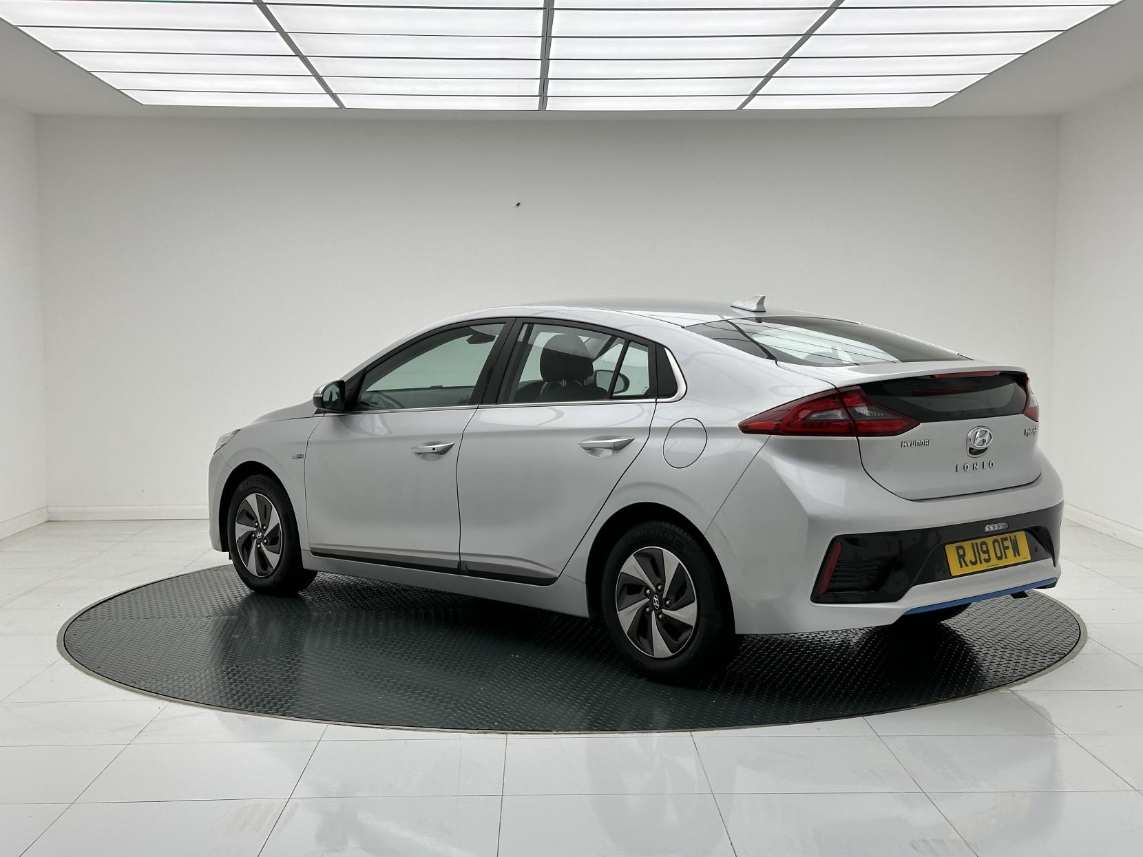 Hyundai IONIQ 1.6 h-GDi GPF Premium Hatchback 5dr Petrol Hybrid DCT Euro 6 (s/s) (141 ps)