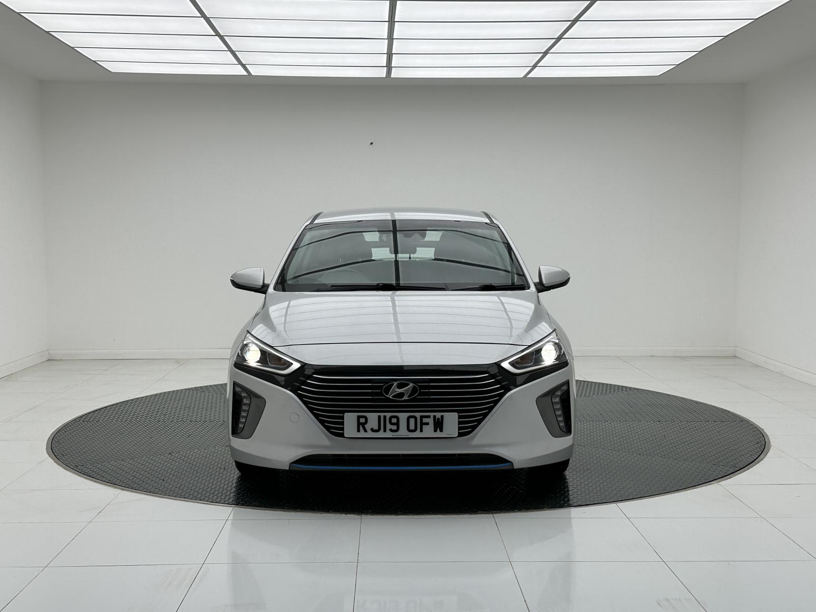 Hyundai IONIQ 1.6 h-GDi GPF Premium Hatchback 5dr Petrol Hybrid DCT Euro 6 (s/s) (141 ps)