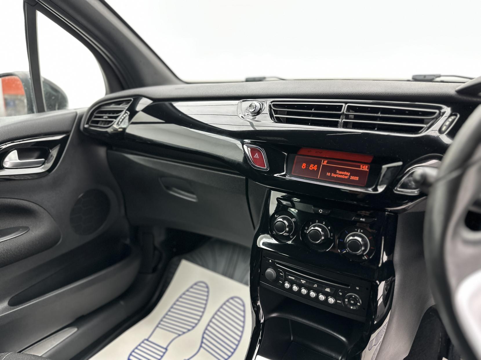 Citroen DS3 1.6 e-HDi DStyle Hatchback 3dr Diesel Manual Euro 5 (s/s) (90 ps)