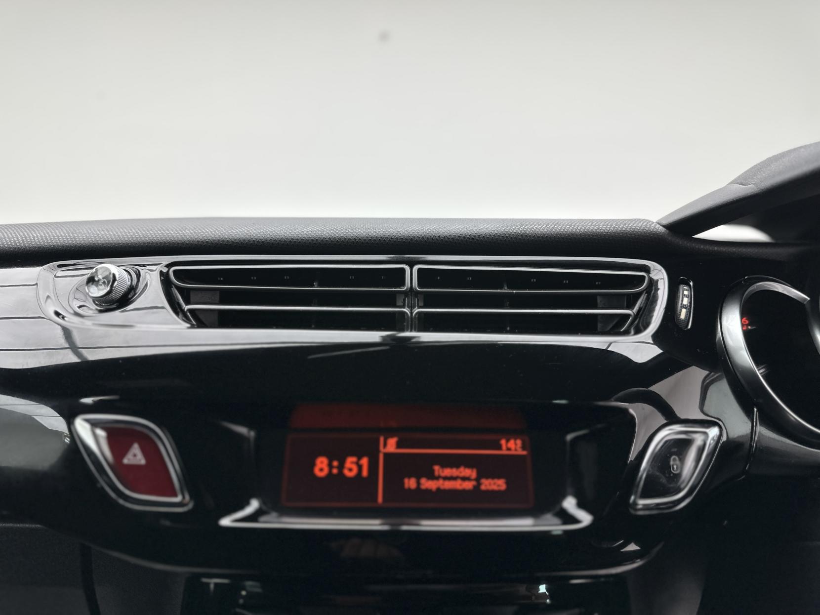 Citroen DS3 1.6 e-HDi DStyle Hatchback 3dr Diesel Manual Euro 5 (s/s) (90 ps)