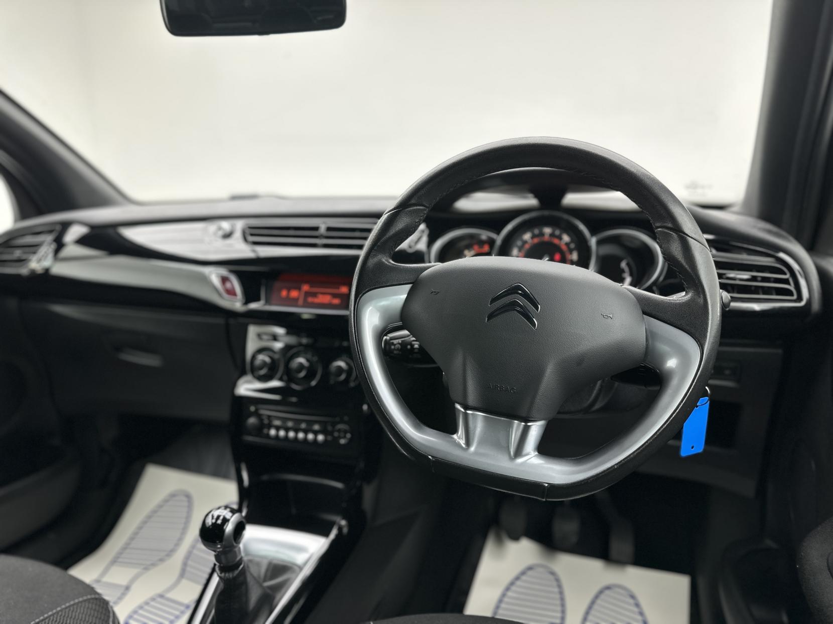 Citroen DS3 1.6 e-HDi DStyle Hatchback 3dr Diesel Manual Euro 5 (s/s) (90 ps)