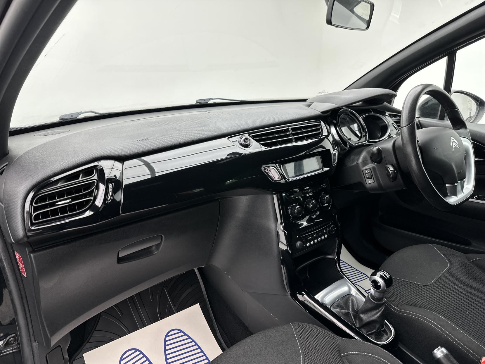 Citroen DS3 1.6 e-HDi DStyle Hatchback 3dr Diesel Manual Euro 5 (s/s) (90 ps)