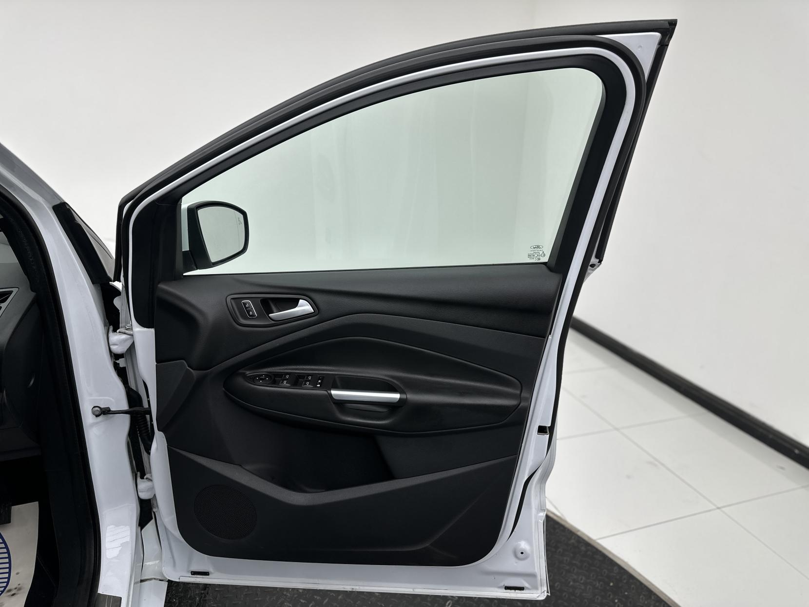 Ford Kuga 2.0 TDCi Titanium X Sport SUV 5dr Diesel Powershift AWD Euro 6 (s/s) (180 ps)