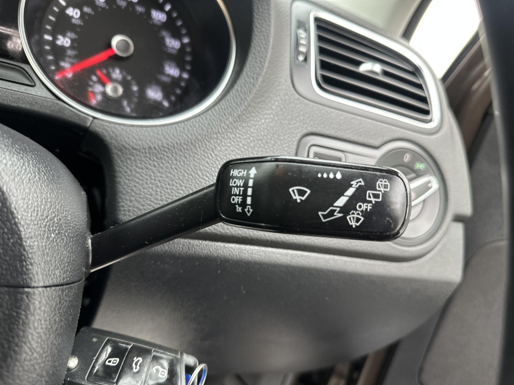 Volkswagen Polo 1.2 TSI BlueMotion Tech SE Hatchback 5dr Petrol Manual Euro 6 (s/s) (90 ps)