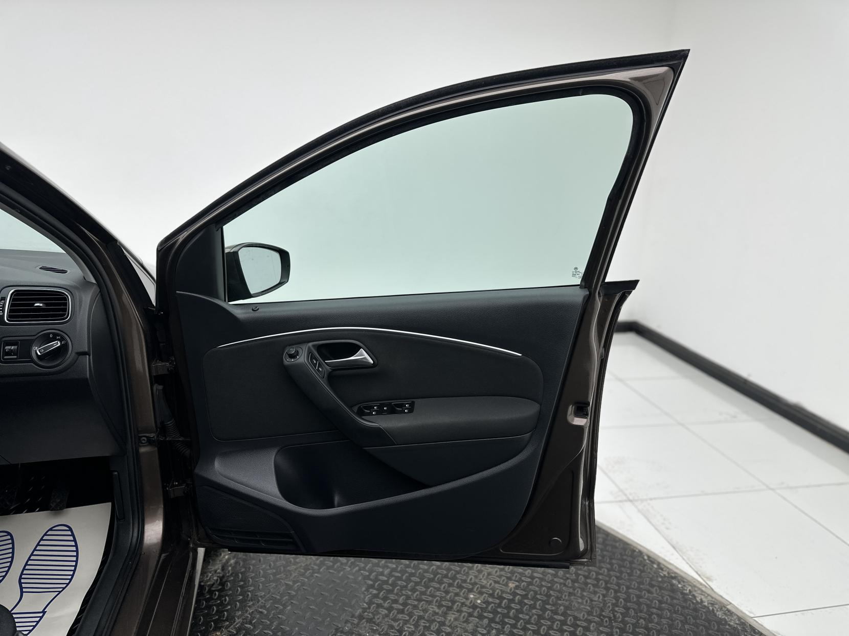 Volkswagen Polo 1.2 TSI BlueMotion Tech SE Hatchback 5dr Petrol Manual Euro 6 (s/s) (90 ps)