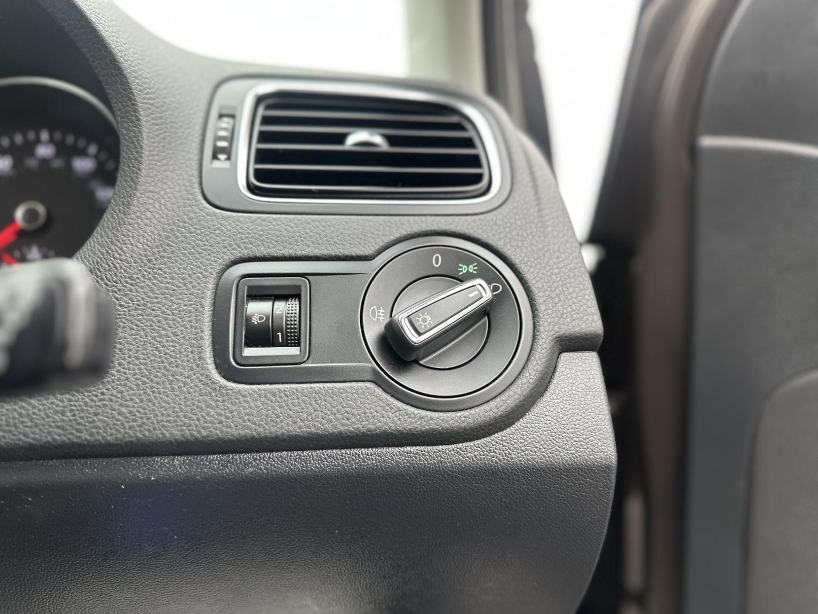 Volkswagen Polo 1.2 TSI BlueMotion Tech SE Hatchback 5dr Petrol Manual Euro 6 (s/s) (90 ps)