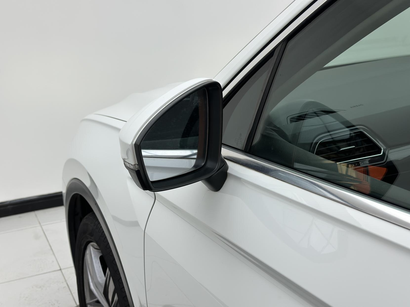 Volkswagen Tiguan 2.0 TDI SEL SUV 5dr Diesel DSG Euro 6 (s/s) (150 ps)