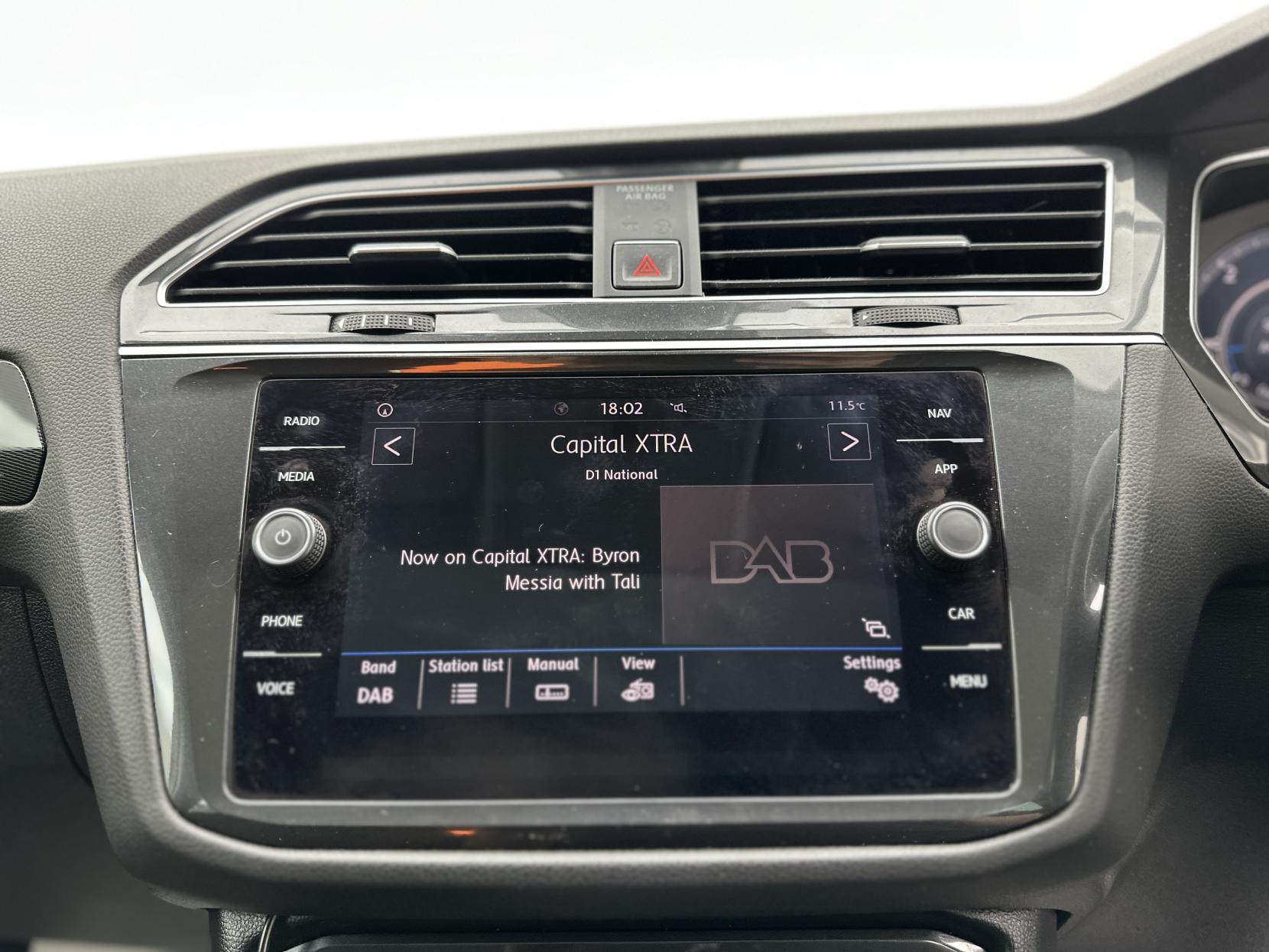 Volkswagen Tiguan 2.0 TDI SEL SUV 5dr Diesel DSG Euro 6 (s/s) (150 ps)