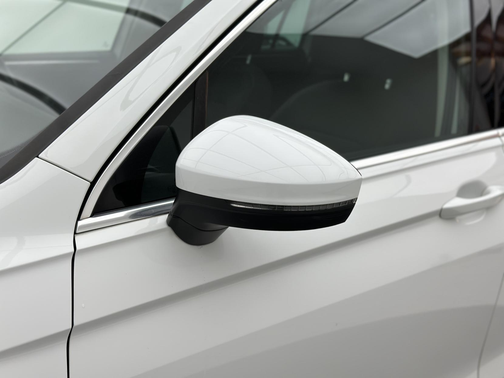 Volkswagen Tiguan 2.0 TDI SEL SUV 5dr Diesel DSG Euro 6 (s/s) (150 ps)